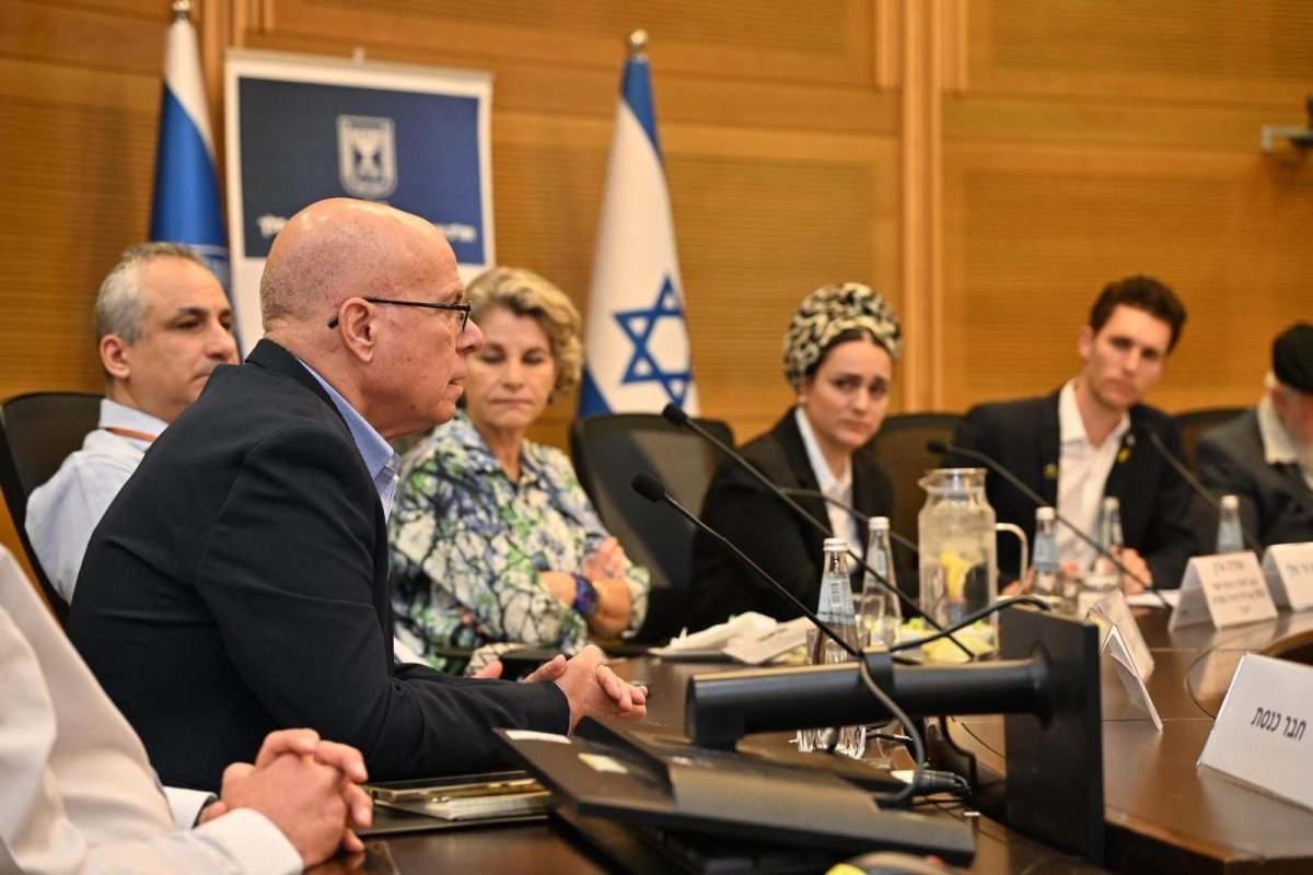 באדיבות המצלם
