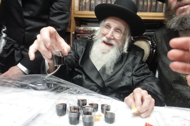 באדיבות המצלם