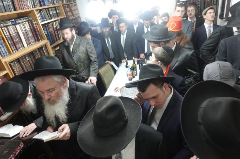 באדיבות המצלם