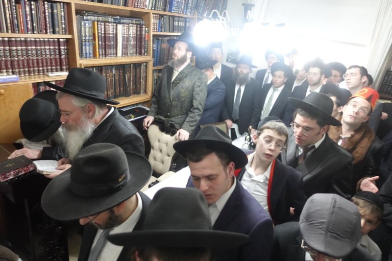 באדיבות המצלם