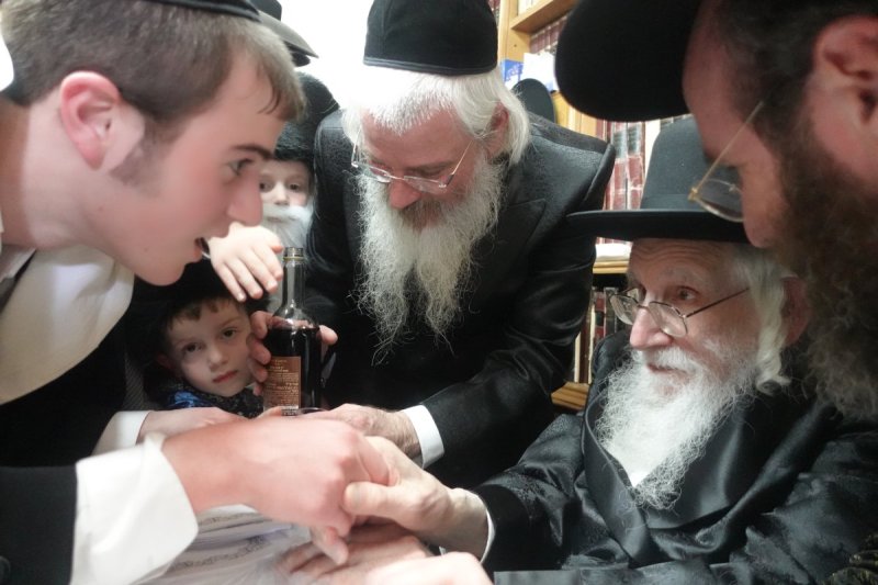 באדיבות המצלם