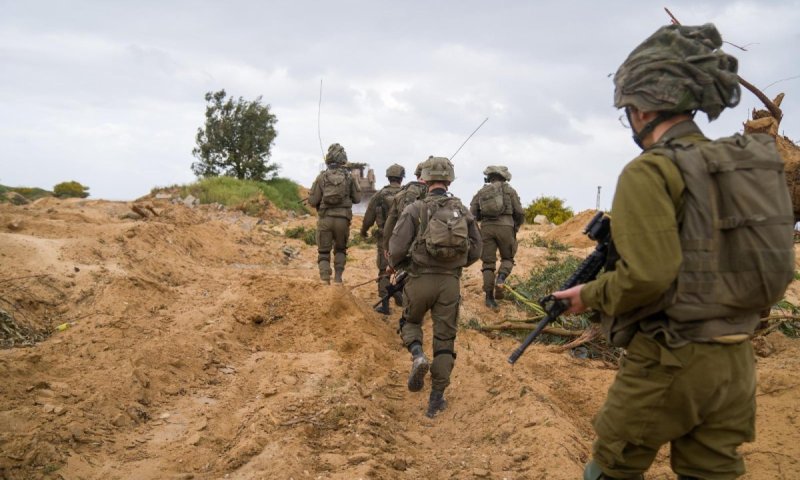 דוד רוט, שגריר ישראל באוסטריה: "יש לנטרל מחבלים נערים חמושים בעזה". פעילי שמאל - "הורג ילדים"