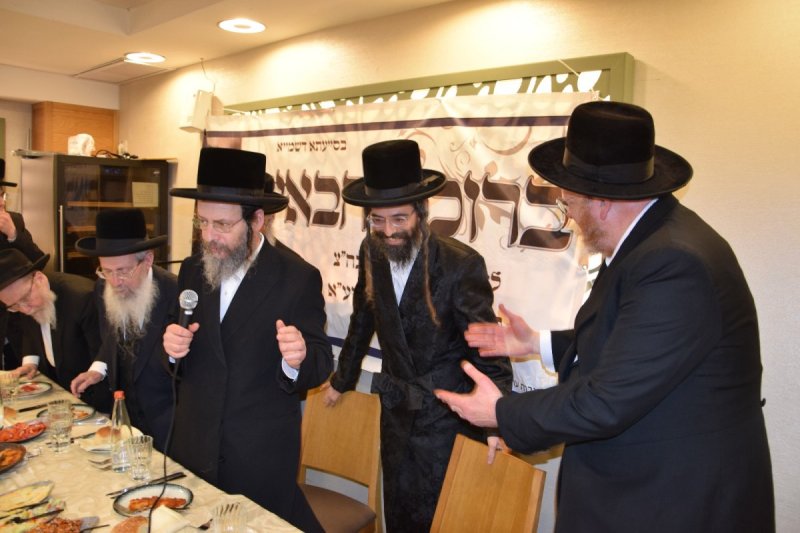 באדיבות המצלם