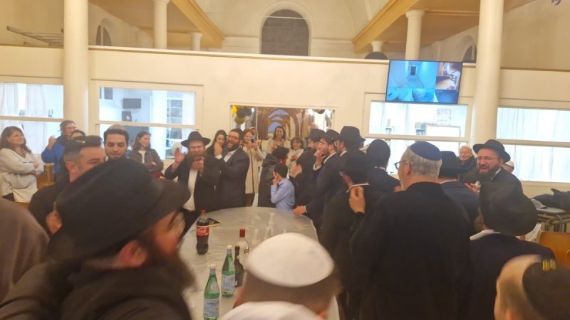 באדיבות המצלם