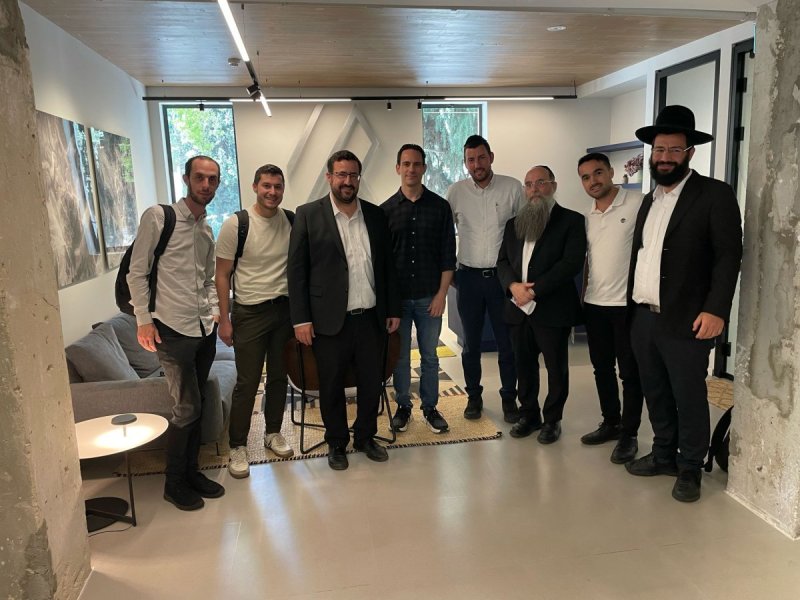 באדיבות המצלם