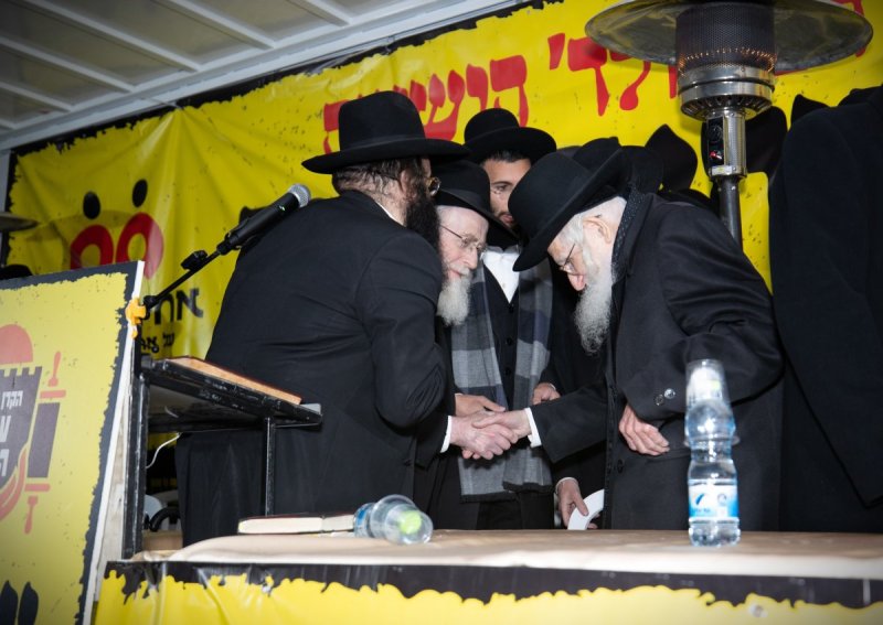 באדיבות המצלם