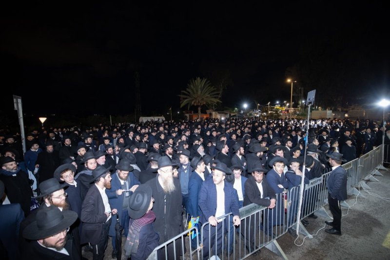 באדיבות המצלם