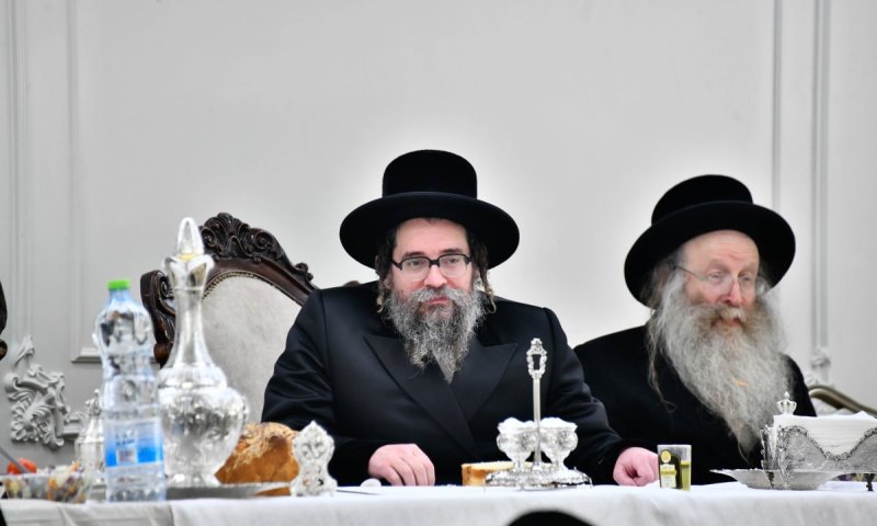 הרבי מסקולען ירושלים ערך טיש לאביו ה'מאור ישראל'