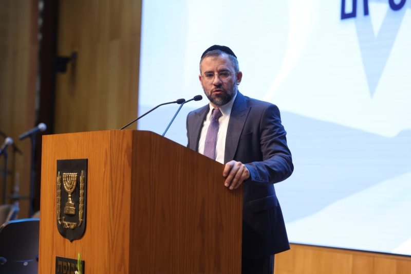 יחצ