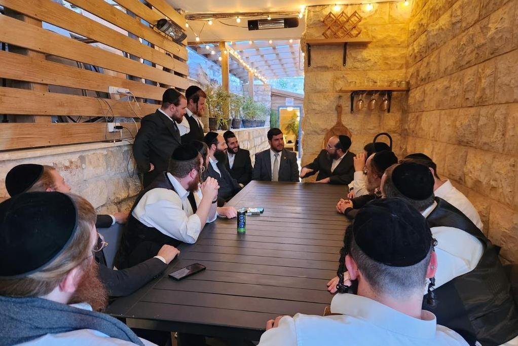 באדיבות המצלם
