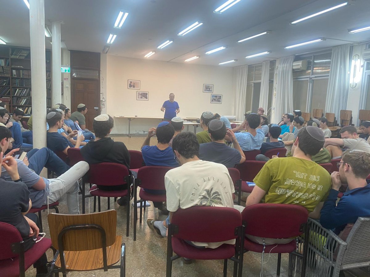 באדיבות המצלם