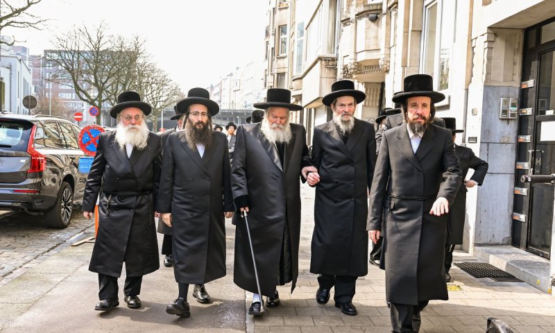 תיעוד ענק ומסכם: האדמו"ר מבאבוב בביקור היסטורי באנטוורפן
