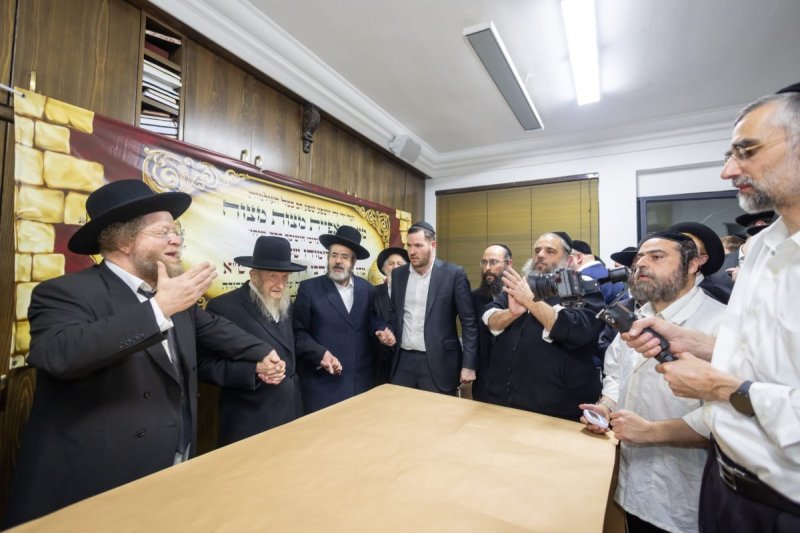 דניאל נפוסי