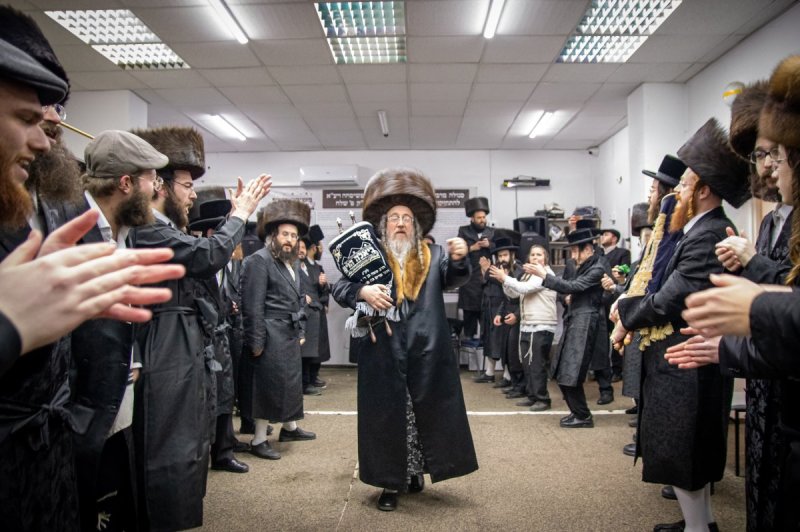 באדיבות המצלם