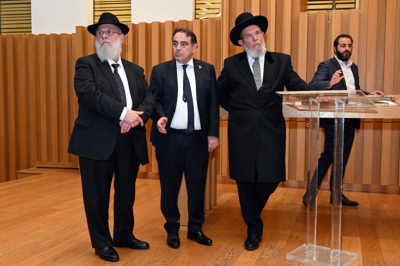 באדיבות המצלם