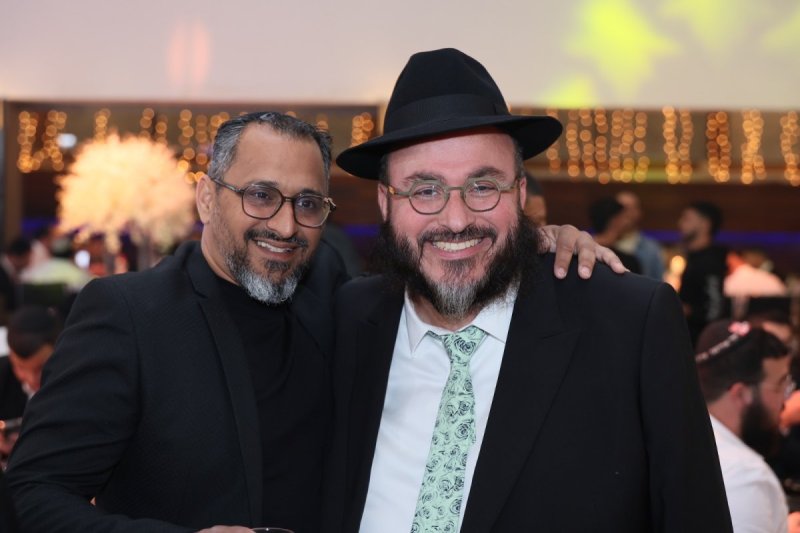 באדיבות המצלם