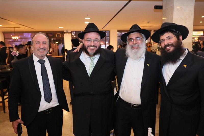 באדיבות המצלם