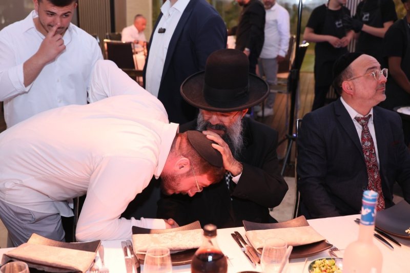 באדיבות המצלם