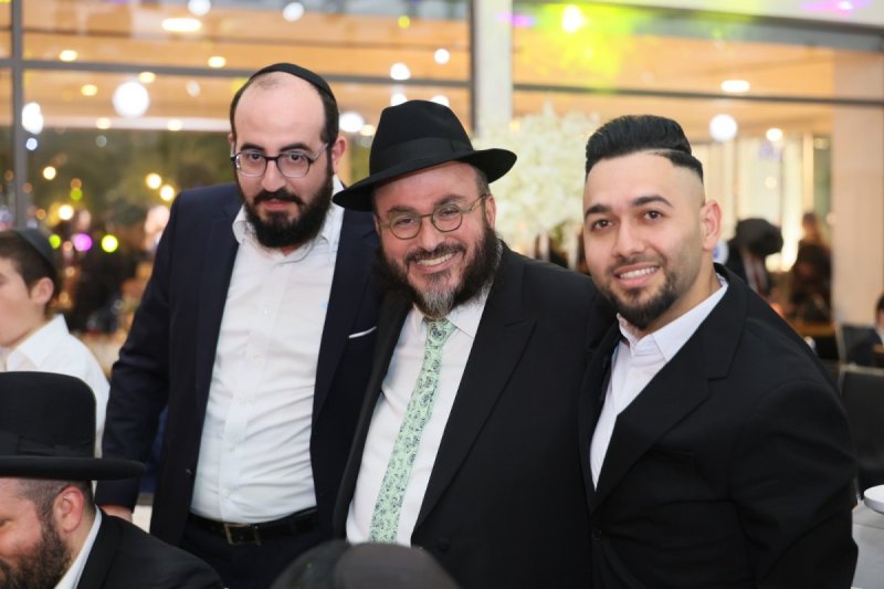 באדיבות המצלם