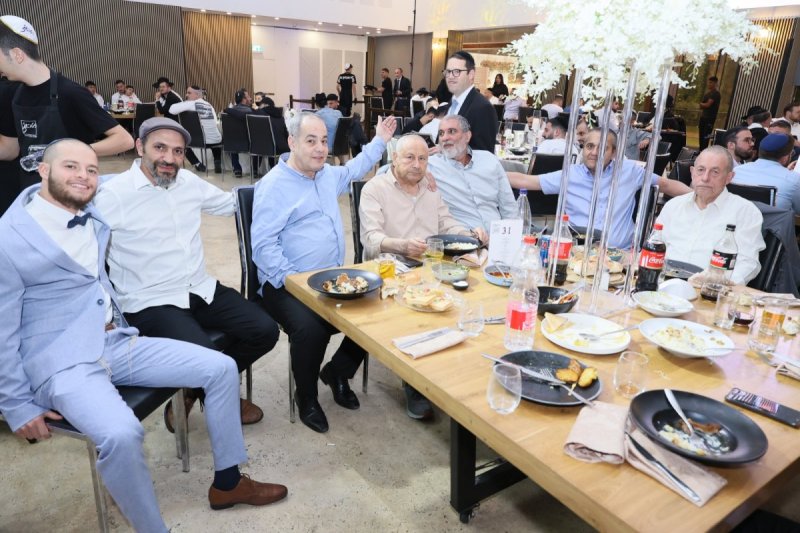באדיבות המצלם