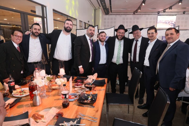 באדיבות המצלם