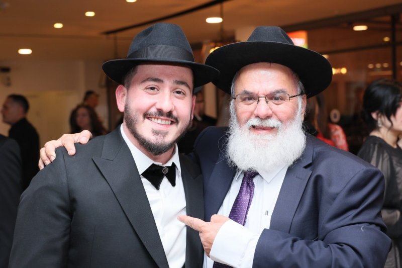 באדיבות המצלם