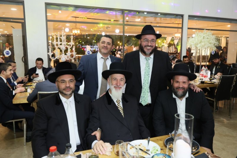 באדיבות המצלם