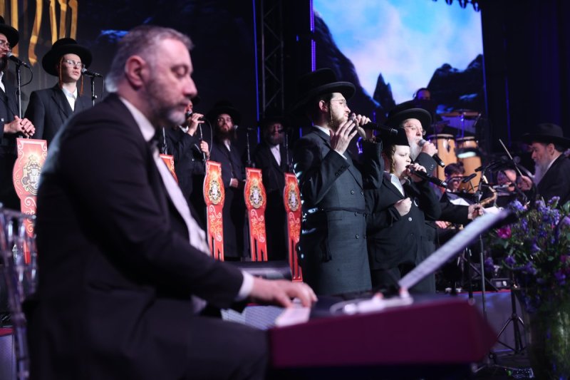 אנשיל בעק ויעקב נחומי