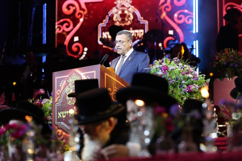 אנשיל בעק ויעקב נחומי