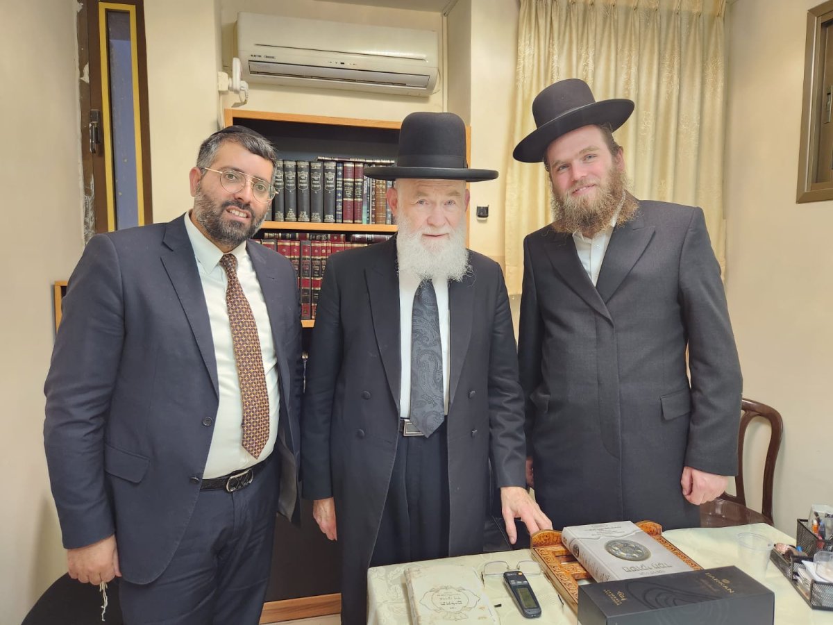 באדיבות המצלם