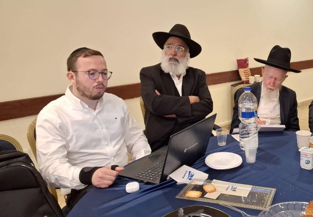 באדיבות המצלם