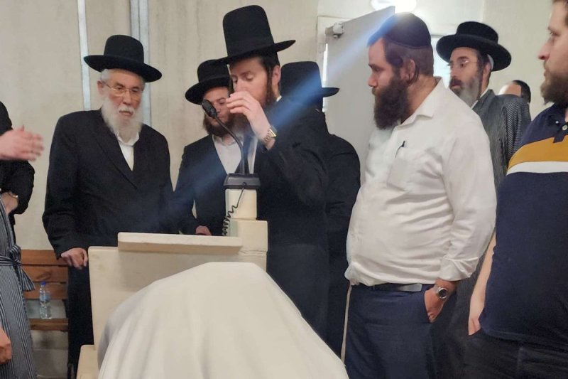 באדיבות המצלם