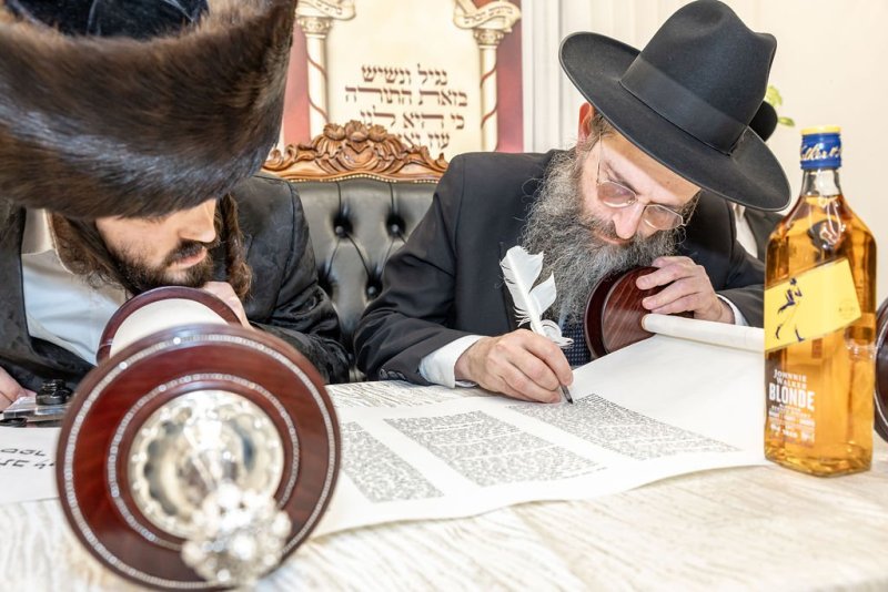 באדיבות המצלם