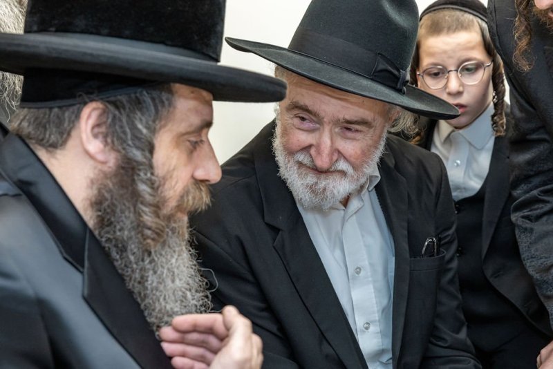 באדיבות המצלם