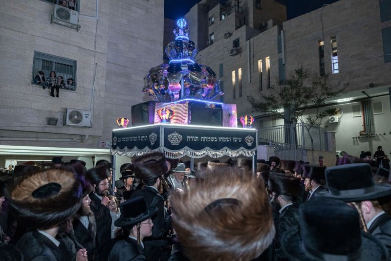 באדיבות המצלם