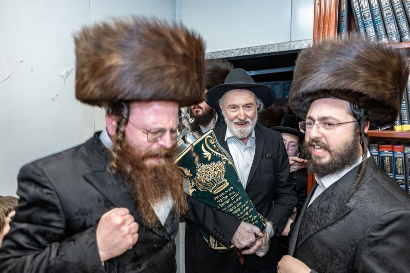 באדיבות המצלם