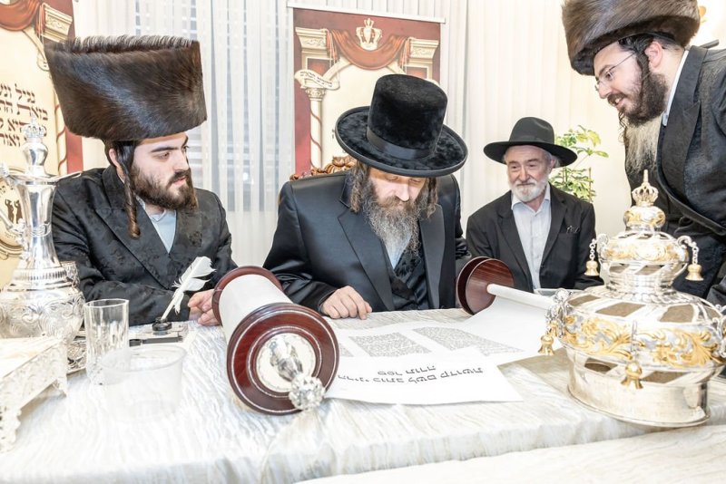 באדיבות המצלם