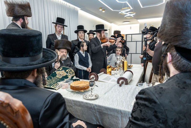באדיבות המצלם