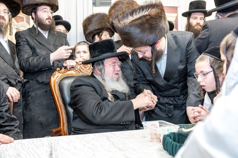 באדיבות המצלם