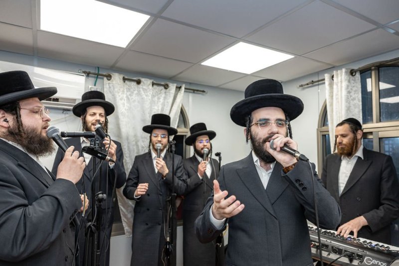 באדיבות המצלם