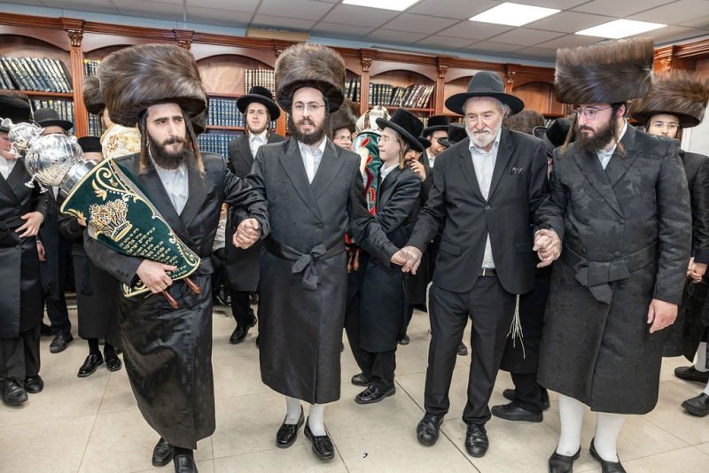 באדיבות המצלם