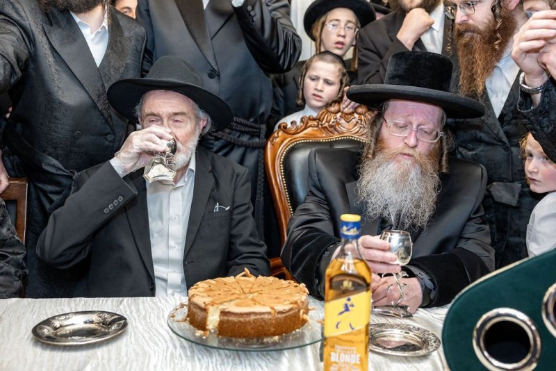 באדיבות המצלם