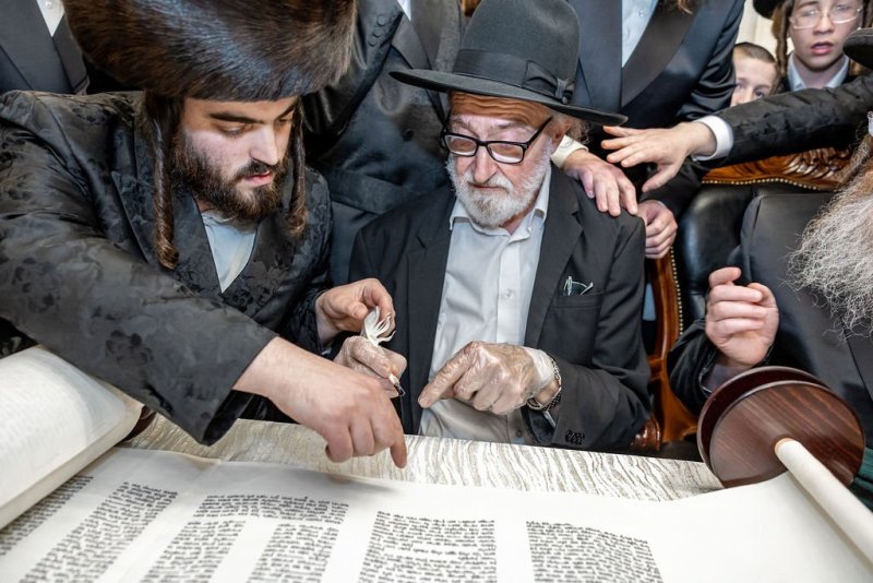 באדיבות המצלם