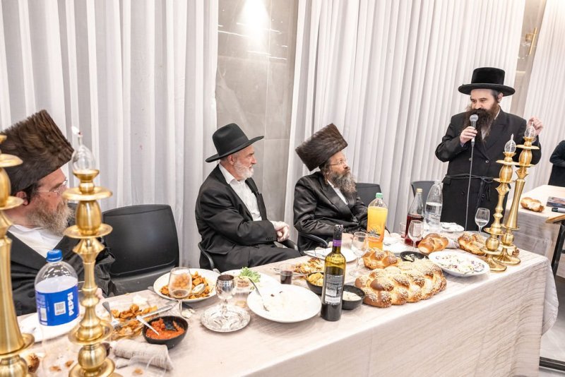 באדיבות המצלם