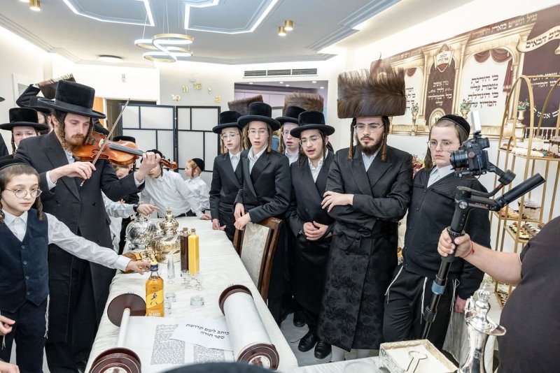 באדיבות המצלם