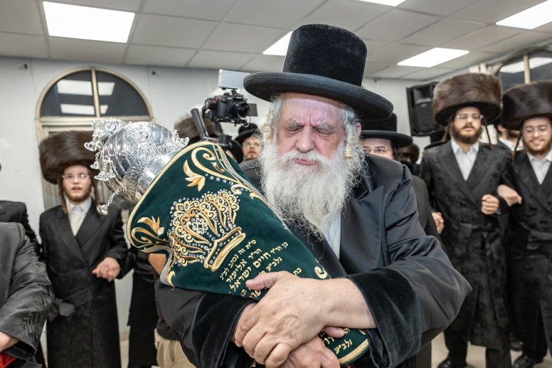 באדיבות המצלם