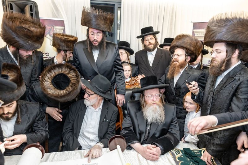באדיבות המצלם
