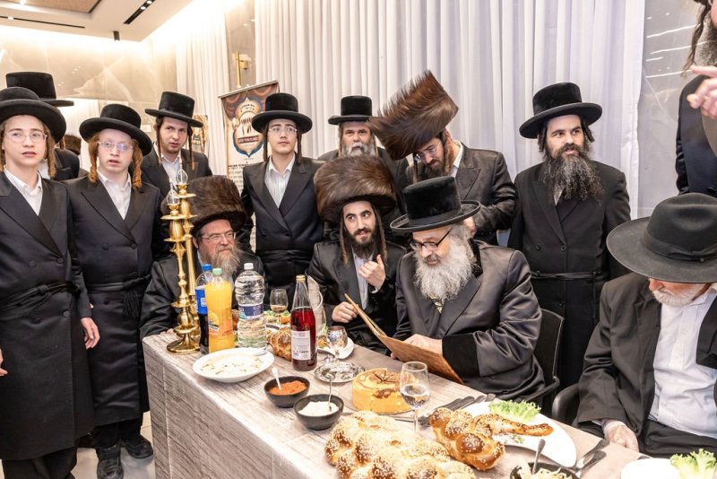 באדיבות המצלם