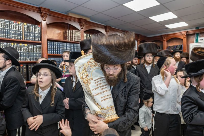 באדיבות המצלם
