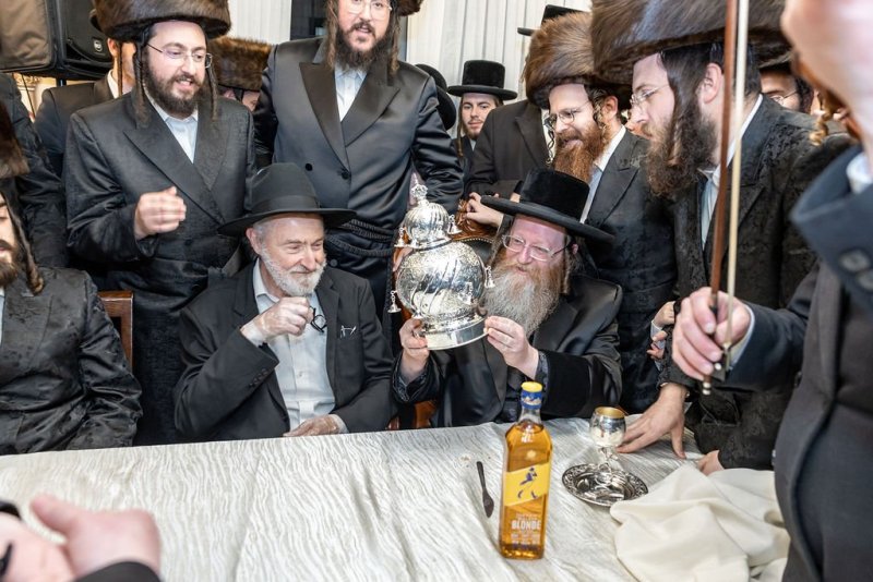 באדיבות המצלם